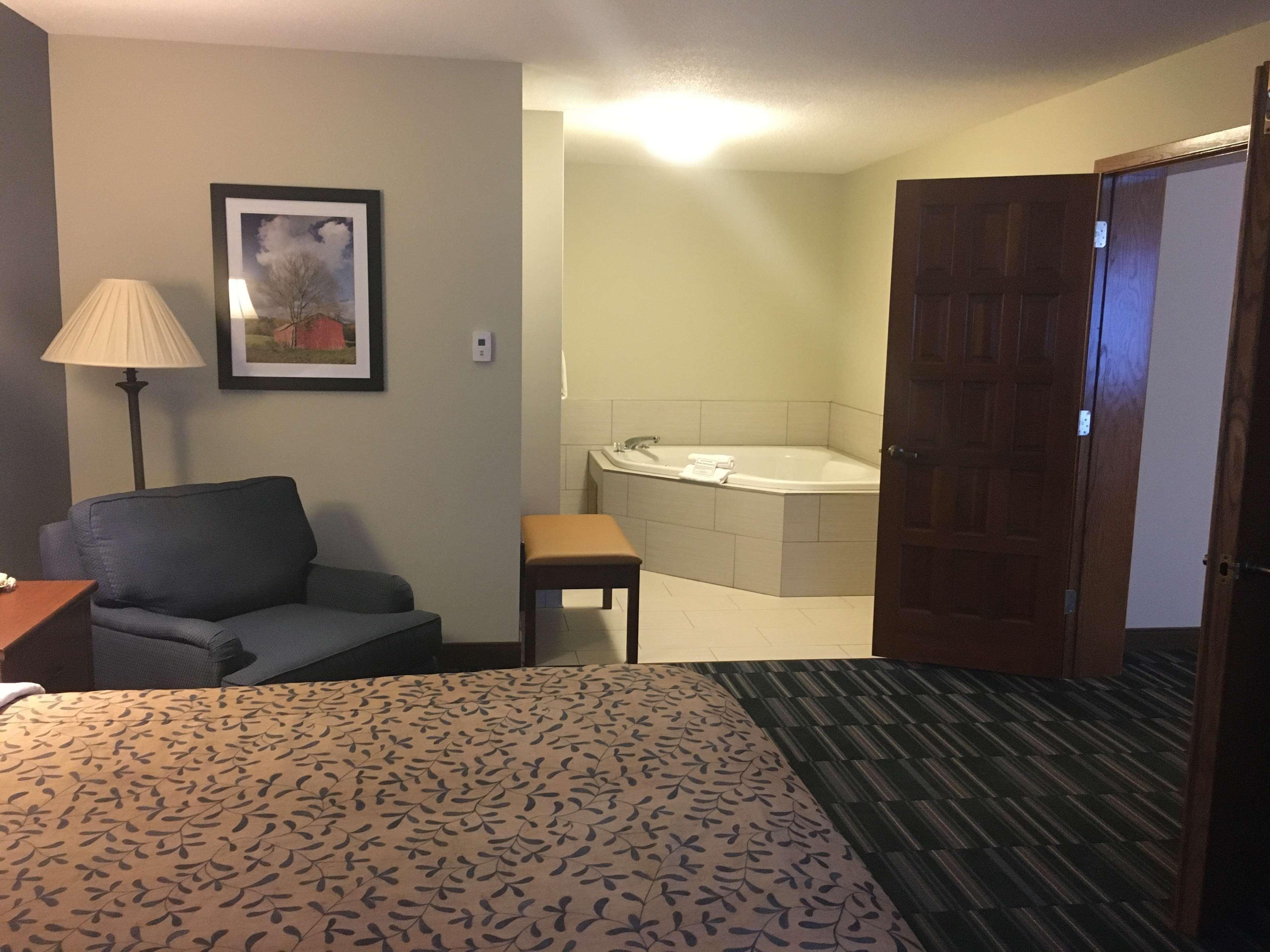 Best Western Inn Rice Lake Exterior photo
