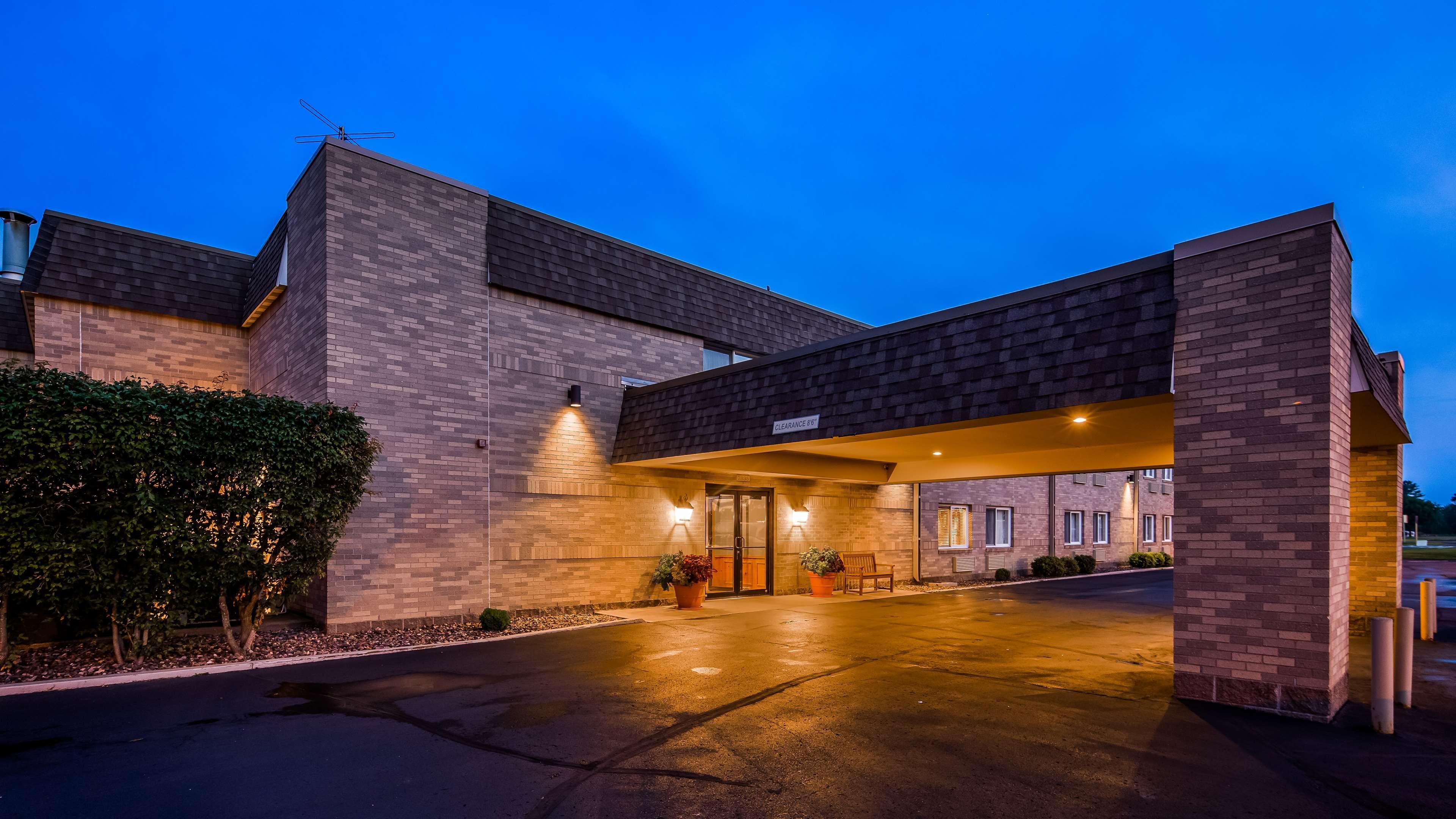 Best Western Inn Rice Lake Exterior photo